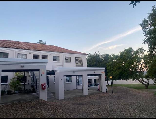 2 BEDROOM APARTMENT FOR SALE IN LONEHILL